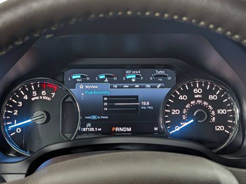 Used 2018 Ford F150 Lariat w/ Equipment Group 502A Luxury AWD/4WD image 22