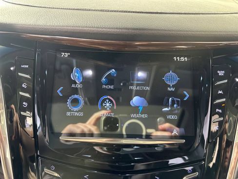 Used 2018 Cadillac Escalade Premium Luxury AWD/4WD image 37