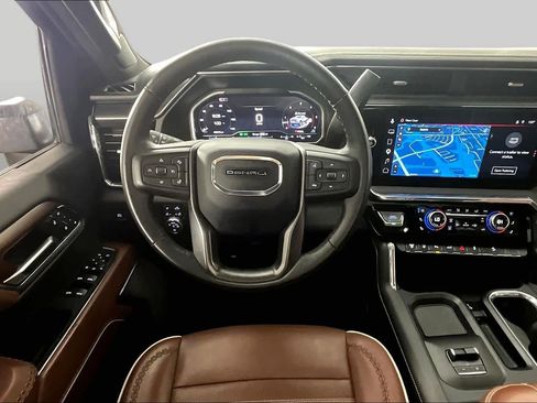 Certified 2024 GMC Sierra 2500 Denali Ultimate AWD/4WD image 6