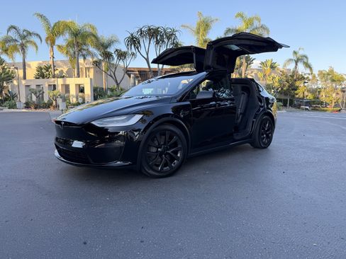 Used 2022 Tesla Model X image 1