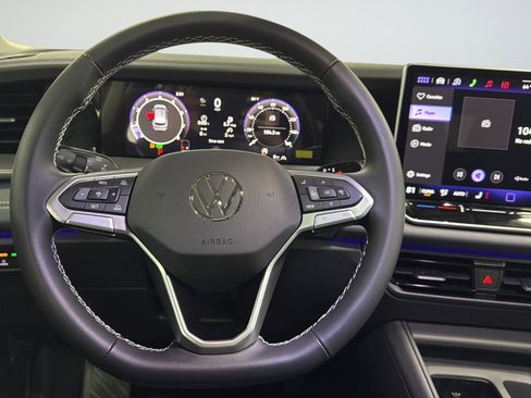 New 2026 Volkswagen Tiguan SE image 29