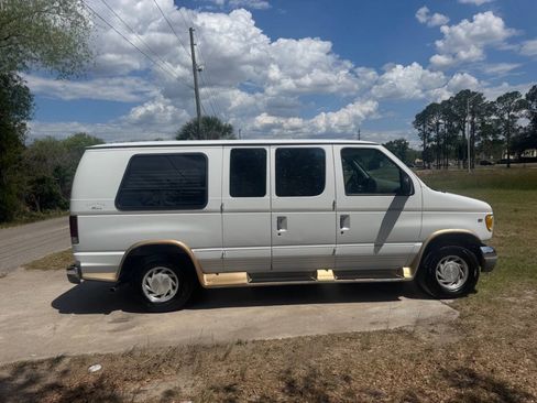Used 1997 Ford E-150 and Econoline 150 RWD image 5