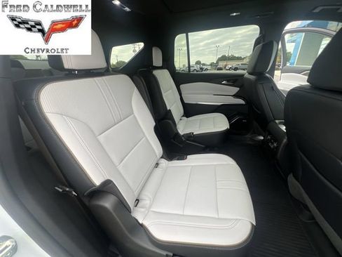 Used 2026 Chevrolet Traverse High Country w/ LPO, Floor Liner Package FWD image 33