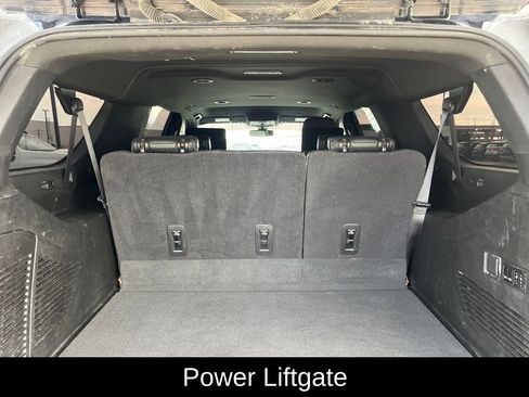 Used 2021 Chevrolet Suburban RST w/ Luxury Package image 28