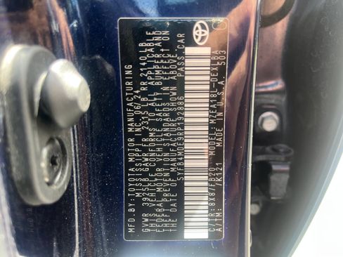 Used 2024 Toyota Corolla LE FWD image 33