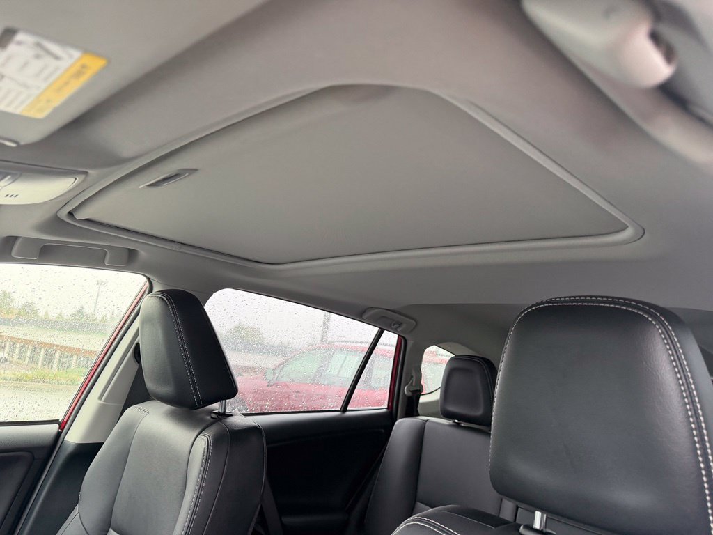 Used 2018 Toyota RAV4 Limited AWD/4WD image 14