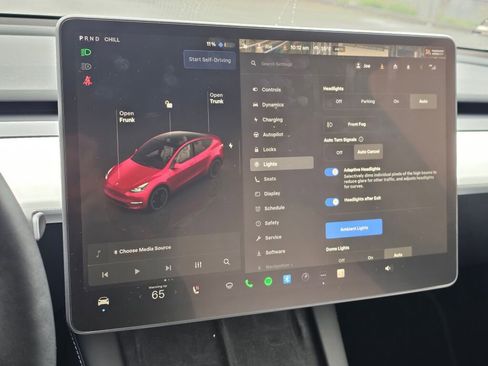 Used 2024 Tesla Model Y Performance image 34