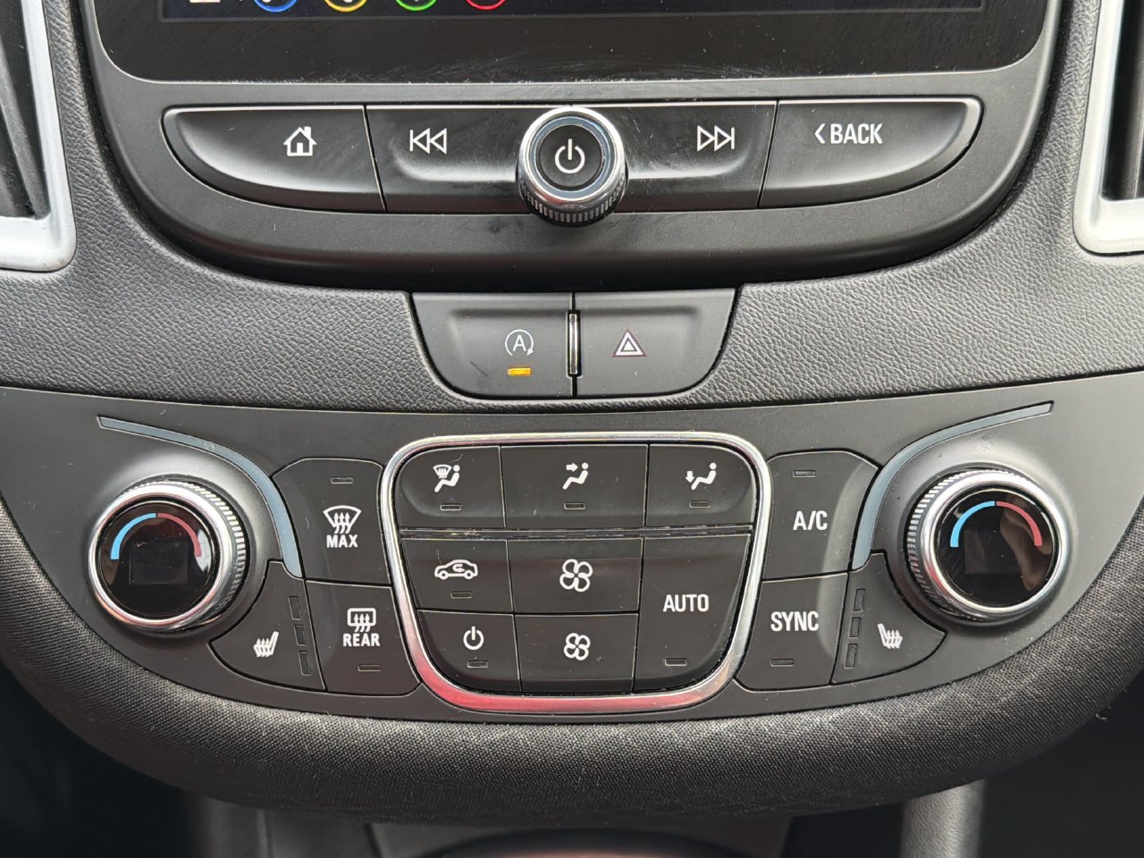 Used 2024 Chevrolet Malibu LT FWD image 5