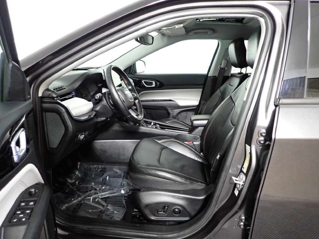 Used 2022 Jeep Compass Limited AWD/4WD image 19