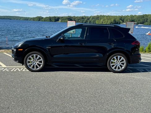 Used 2016 Porsche Cayenne S AWD/4WD image 4