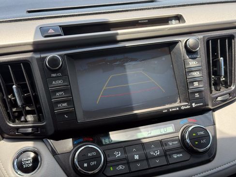 Used 2016 Toyota RAV4 Limited FWD image 19