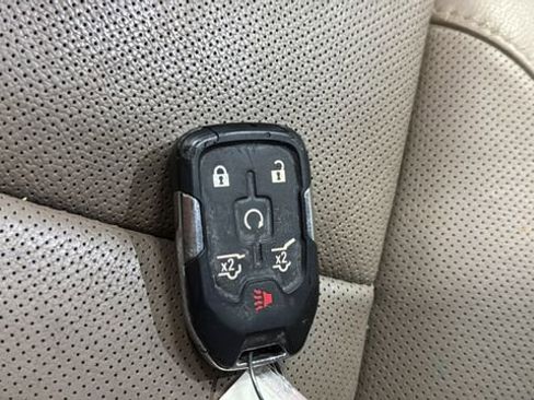 Used 2020 Chevrolet Suburban Premier image 17