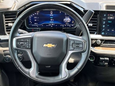 Used 2025 Chevrolet Silverado 1500 LT RWD image 18