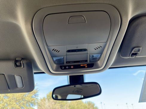 Used 2019 GMC Acadia SLT image 26