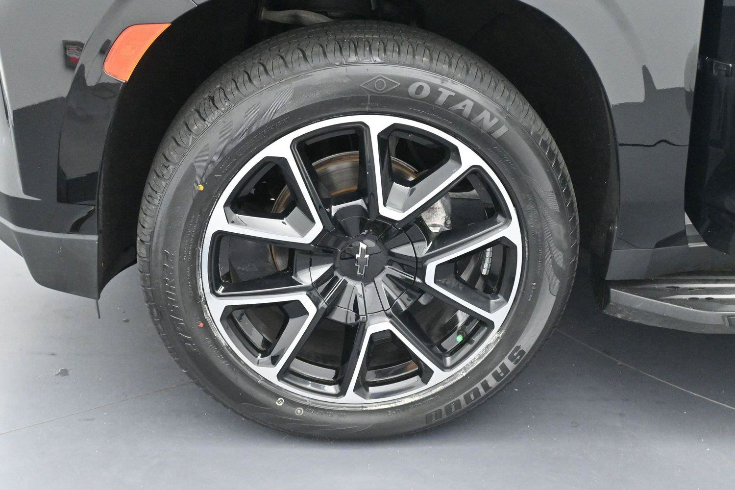 Used 2024 Chevrolet Tahoe RST w/ Luxury Package AWD/4WD image 43