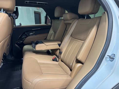 Used 2023 Land Rover Range Rover Sport SE AWD/4WD image 27