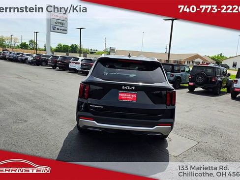 Used 2025 Kia Sorento S FWD image 26