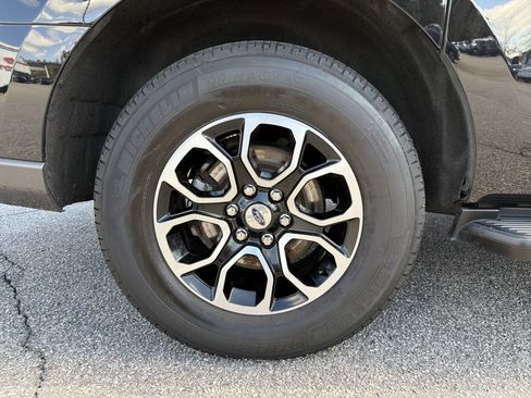 Used 2024 Ford Expedition Max XLT image 32