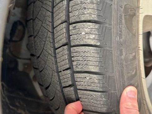 Used 2020 Jeep Cherokee Limited image 4