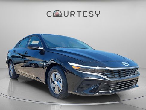 New 2026 Hyundai Elantra SE image 5