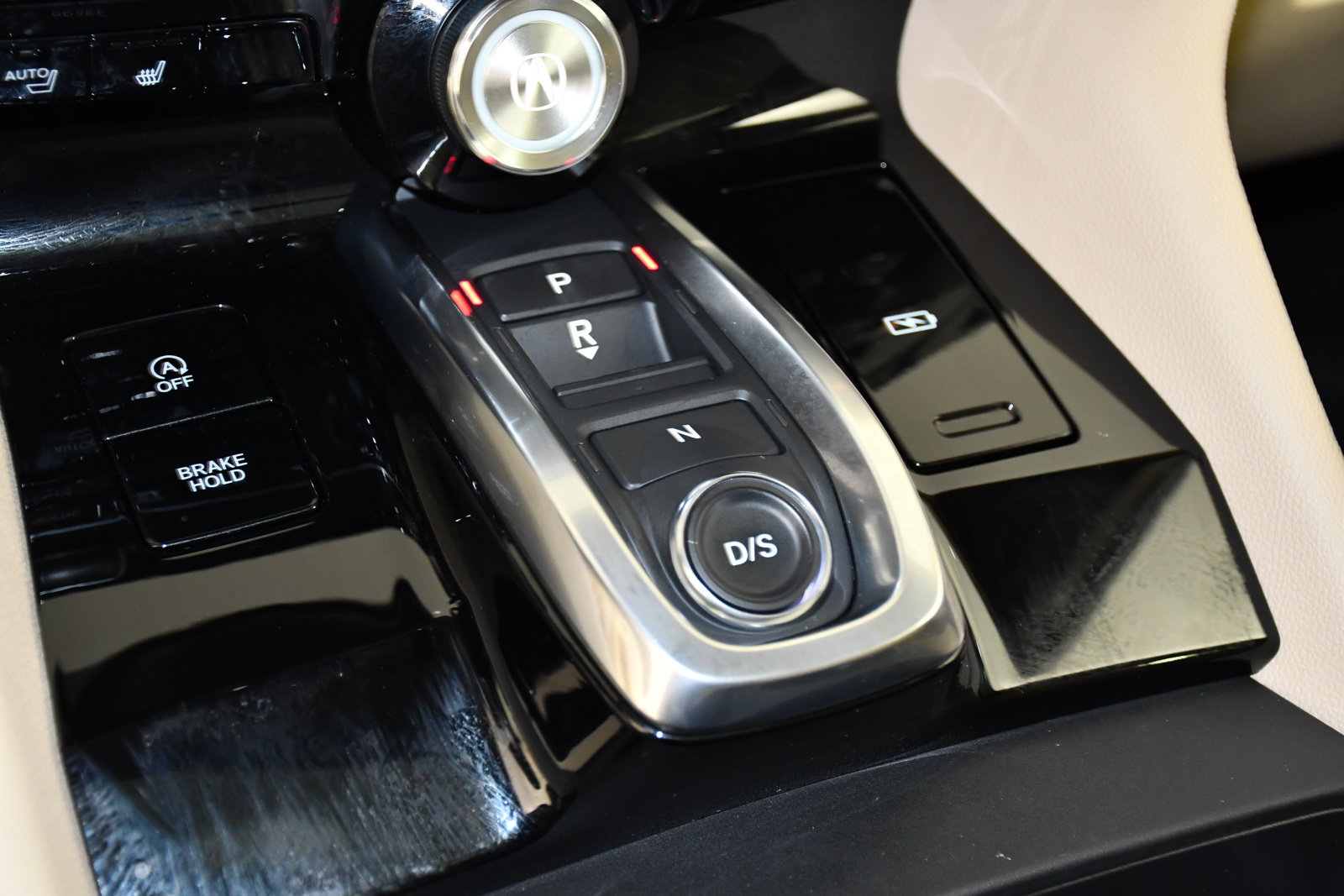 Used 2025 Acura MDX SH-AWD image 30
