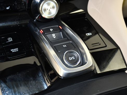 Certified 2025 Acura MDX SH-AWD image 30