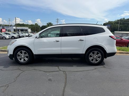 Used 2017 Chevrolet Traverse LT AWD/4WD image 4