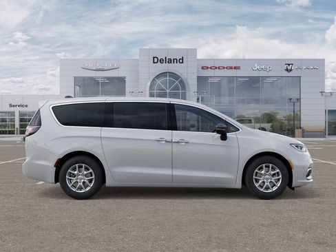 New 2026 Chrysler Pacifica Select FWD image 22