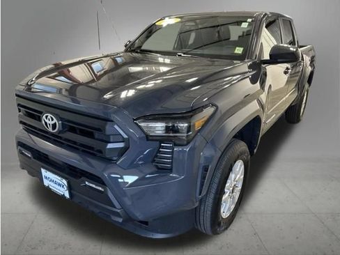 Used 2025 Toyota Tacoma SR5 AWD/4WD image 1