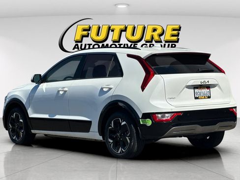 Certified 2023 Kia Niro Wind FWD image 6