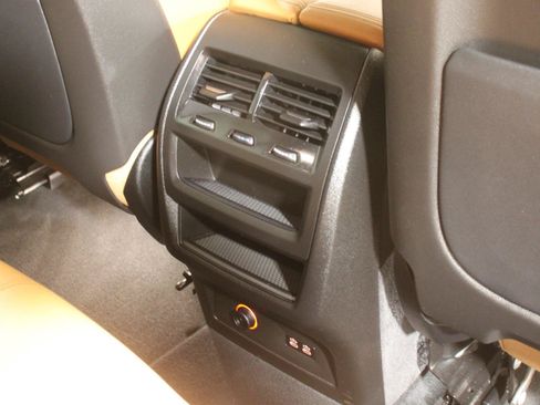 Used 2025 BMW X5 xDrive40i w/ M Sport Package AWD/4WD image 12
