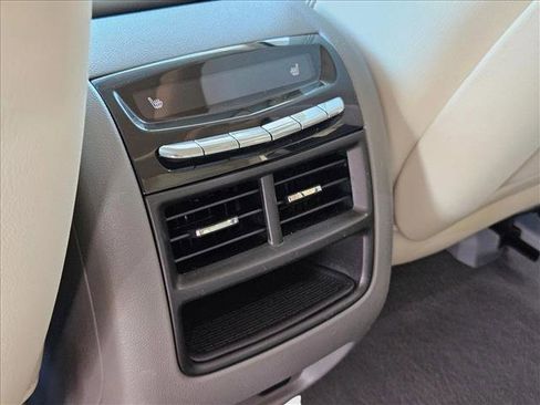 Used 2019 Cadillac XT5 Premium Luxury image 16