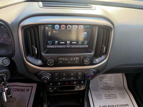 Used 2018 Chevrolet Colorado Z71 AWD/4WD image 21
