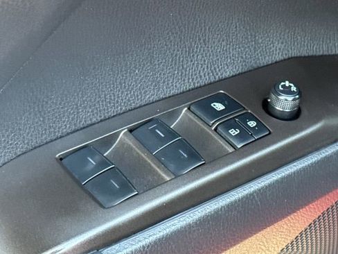 Used 2022 Toyota Camry SE FWD image 19