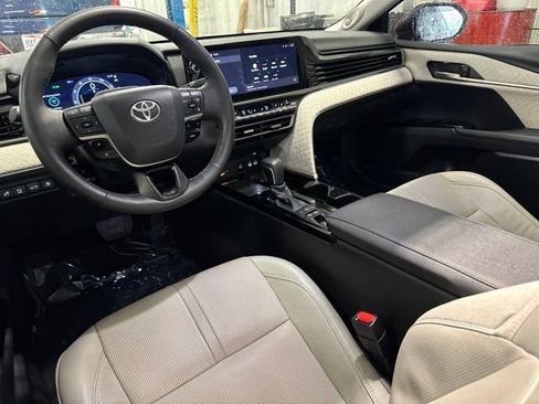 Used 2025 Toyota Camry XLE w/ Premium Plus Package FWD image 6