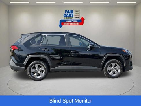 Used 2025 Toyota RAV4 XLE AWD/4WD image 7