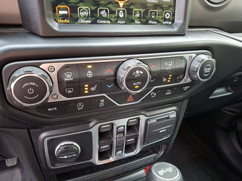 Certified 2022 Jeep Wrangler Unlimited Sport AWD/4WD image 16