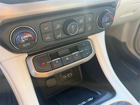 Used 2021 GMC Acadia Denali w/ Denali Technology Package image 14