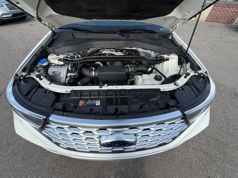 Used 2020 Ford Explorer Platinum w/ Premium Technology Package image 15