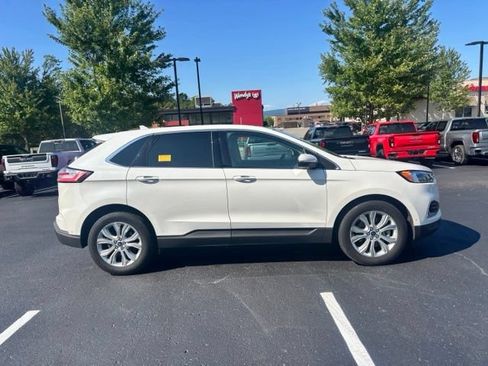 Used 2020 Ford Edge Titanium w/ Equipment Group 301A AWD/4WD image 5