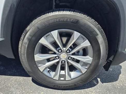 Used 2025 Chevrolet Equinox LT AWD/4WD image 11