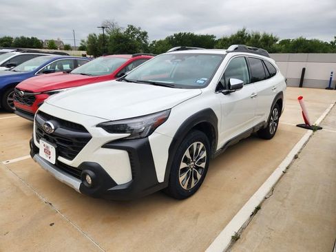 Used 2023 Subaru Outback Touring AWD/4WD image 2