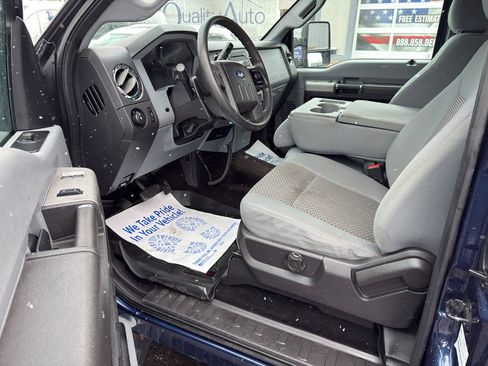 Used 2014 Ford F250 XLT w/ Snow Plow Prep Package image 10