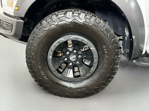Used 2017 Ford F150 Raptor w/ Equipment Group 802A Luxury AWD/4WD image 32