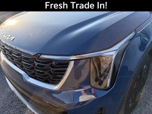 Certified 2025 Kia Sorento SX image 11