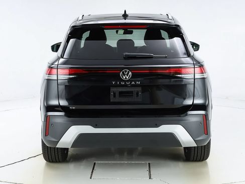 New 2026 Volkswagen Tiguan SE FWD image 8