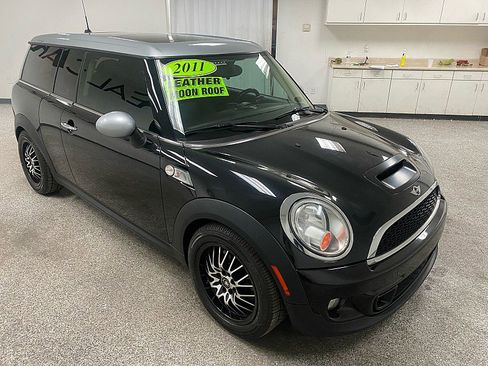 Used 2011 MINI Cooper Clubman S image 3