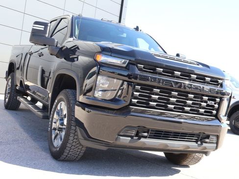 Used 2022 Chevrolet Silverado 2500 Custom w/ Custom Value Package image 6