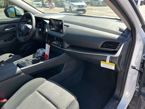 New 2026 Nissan Rogue SV FWD image 42