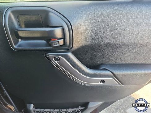 Used 2018 Jeep Wrangler Unlimited Sahara AWD/4WD image 28